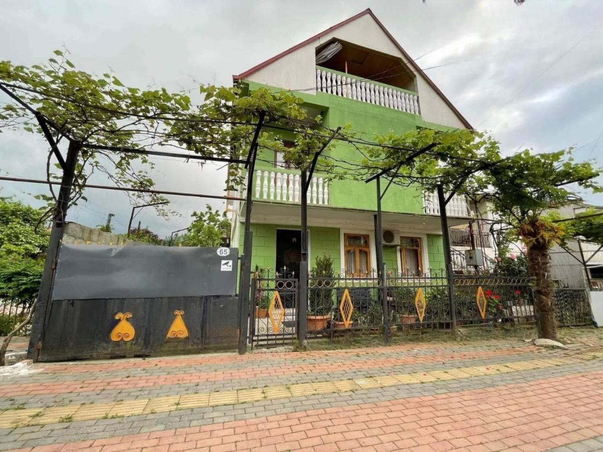 Apartment Sofia บาทูมิ ภายนอก รูปภาพ